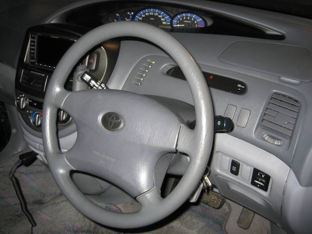 2000 Toyota Estima