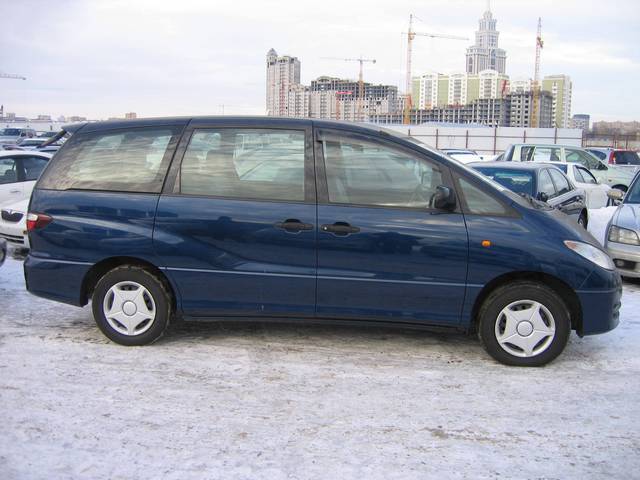 2000 Toyota Estima