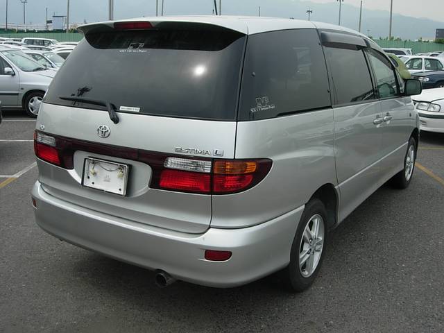 2000 Toyota Estima