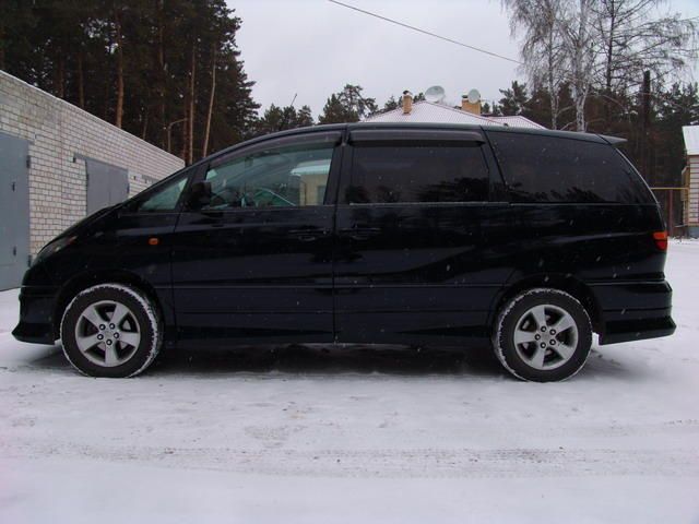 2000 Toyota Estima