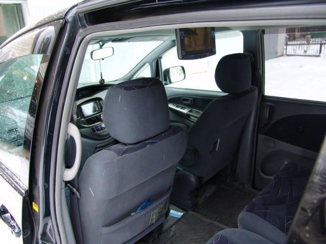 2000 Toyota Estima