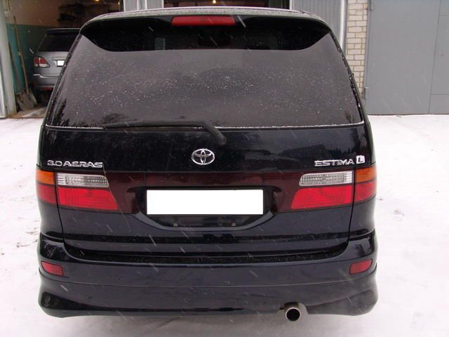 2000 Toyota Estima