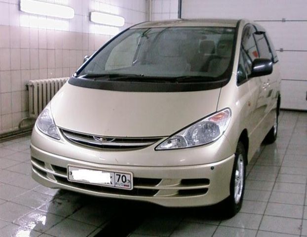 2000 Toyota Estima