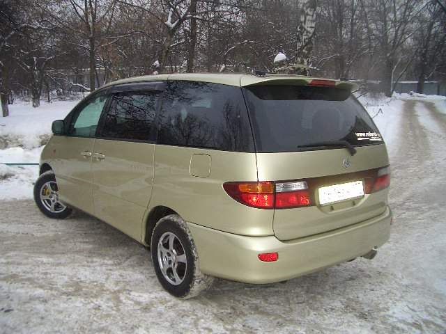 2000 Toyota Estima