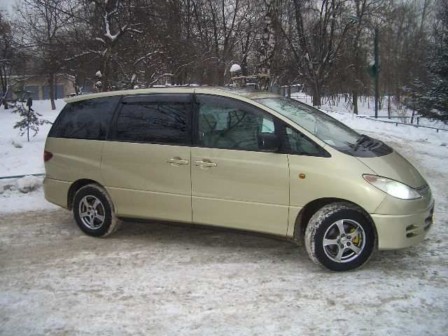 2000 Toyota Estima