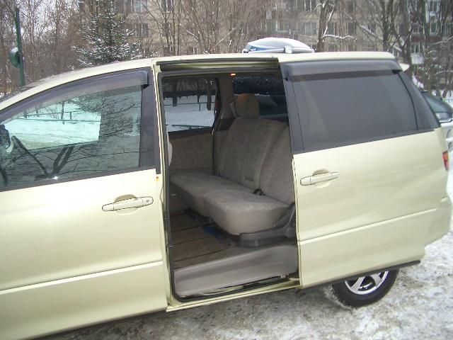 2000 Toyota Estima