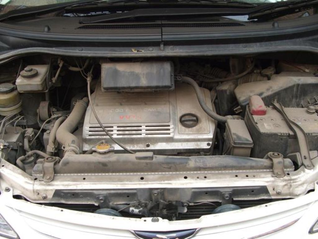 2000 Toyota Estima