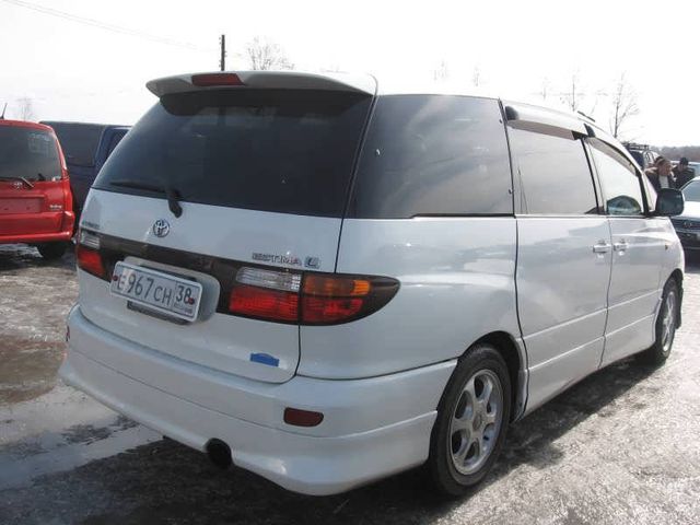 2000 Toyota Estima