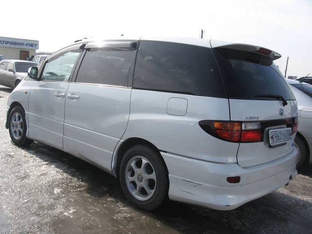 2000 Toyota Estima