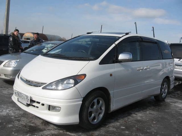 2000 Toyota Estima