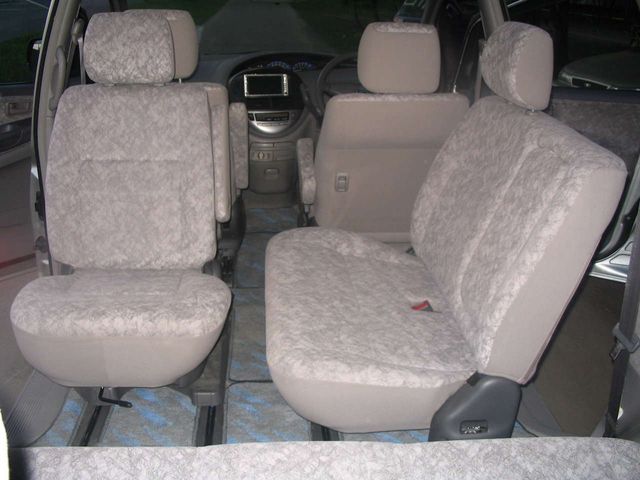 2000 Toyota Estima