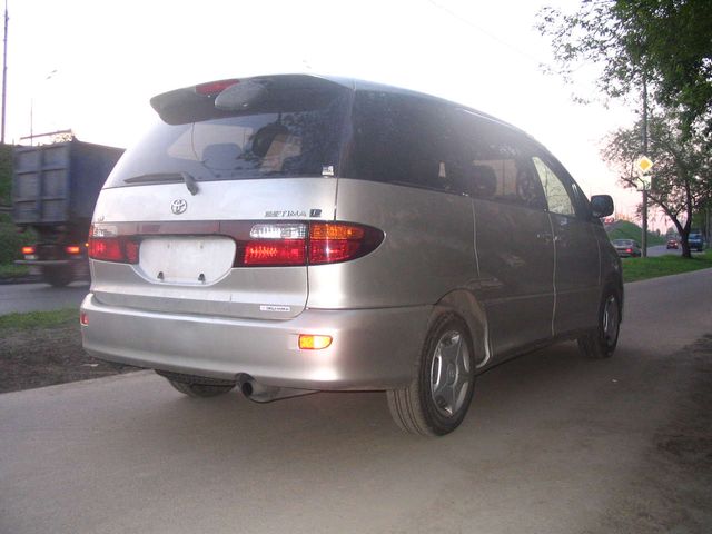 2000 Toyota Estima