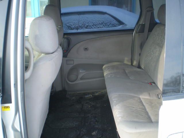 2000 Toyota Estima