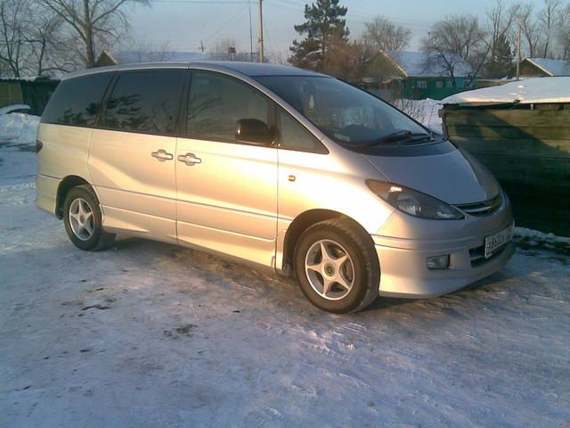 2000 Toyota Estima