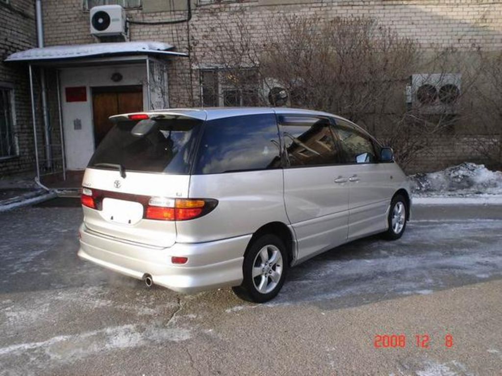 2000 Toyota Estima