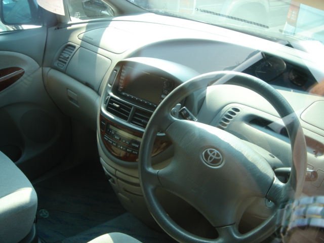 2000 Toyota Estima Pictures