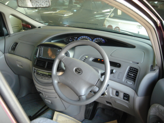 2000 Toyota Estima Photos