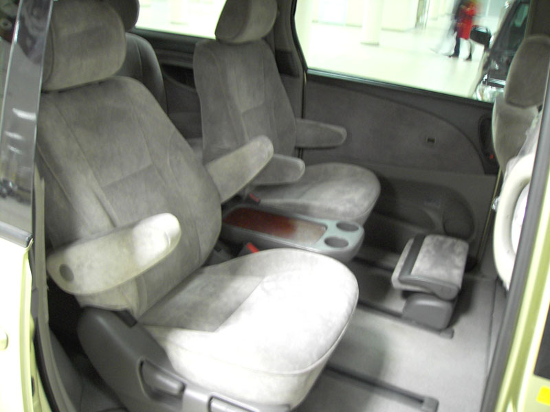 2000 Toyota Estima Photos