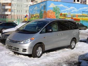 2000 Toyota Estima