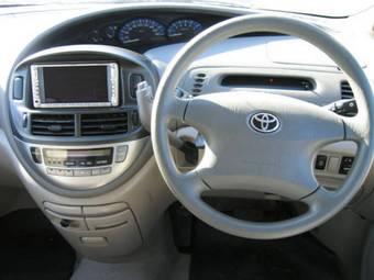 2000 Toyota Estima Pictures