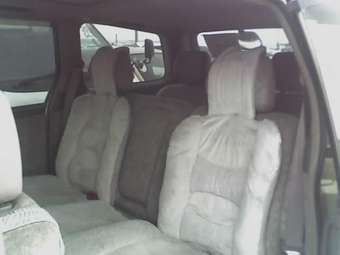 2000 Toyota Estima Photos