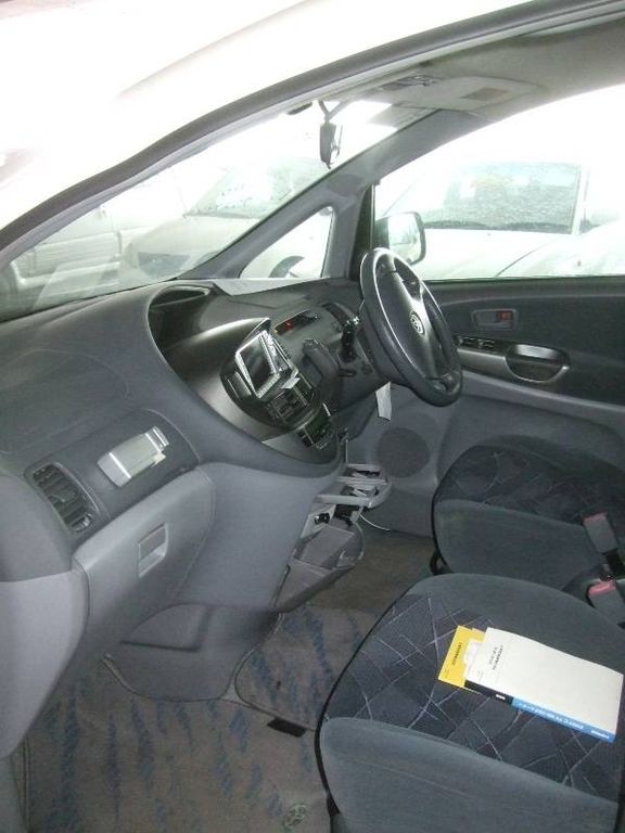 2001 Toyota Estima