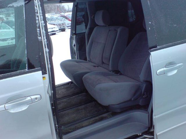 2001 Toyota Estima