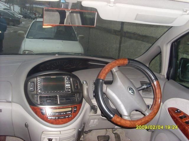 2001 Toyota Estima