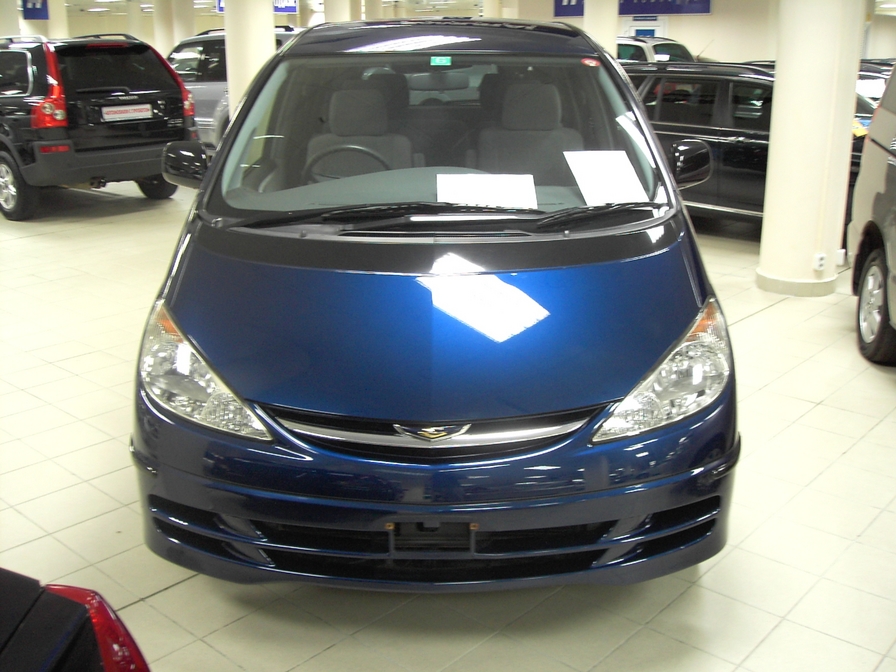 2001 Toyota Estima Photos