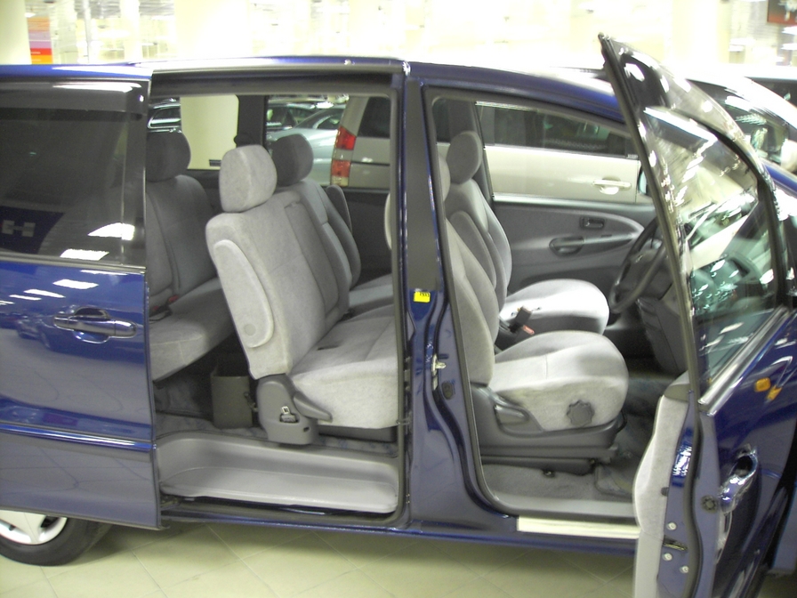 2001 Toyota Estima Wallpapers