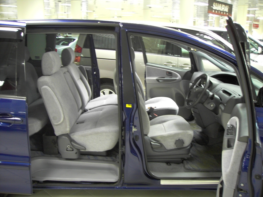 2001 Toyota Estima Images