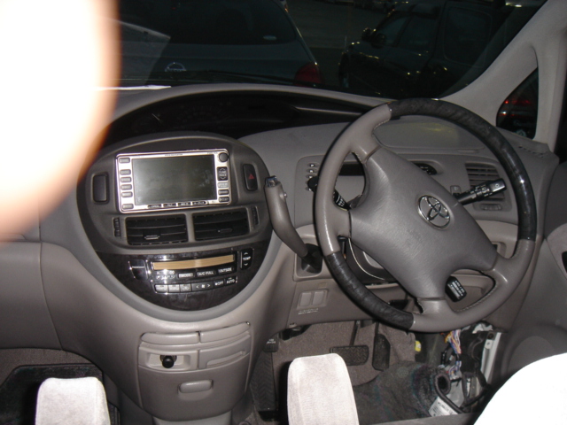 2001 Toyota Estima Pictures