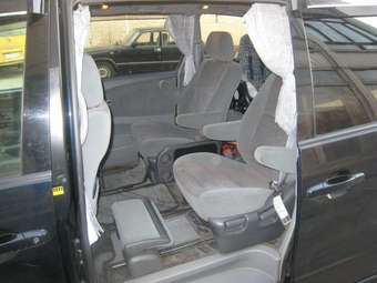 2001 Toyota Estima Pictures