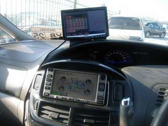 2001 Toyota Estima Pictures