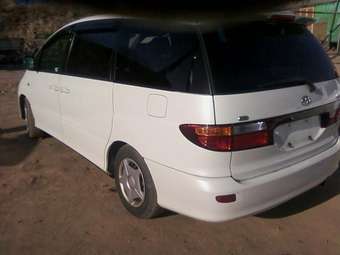 2001 Toyota Estima Pictures