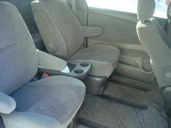 2001 Toyota Estima Pictures
