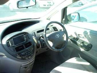 2001 Toyota Estima Pictures