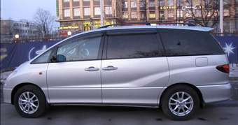 2001 Toyota Estima Pics