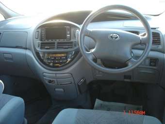 2001 Toyota Estima Images