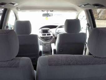 2001 Toyota Estima Pictures