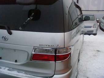 2001 Toyota Estima Pictures