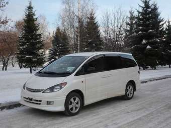 2001 Toyota Estima Photos