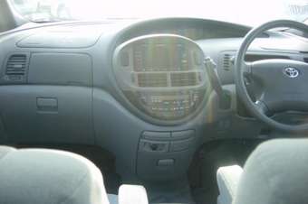 2001 Toyota Estima Images