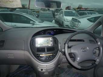 2001 Toyota Estima Images