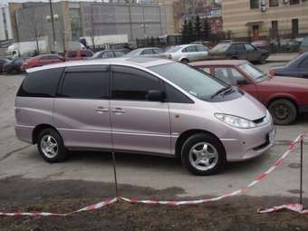 2001 Toyota Estima Photos