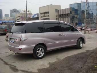 2001 Toyota Estima Photos