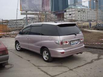2001 Toyota Estima Photos