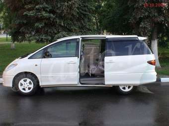 2001 Toyota Estima Photos