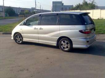 2001 Toyota Estima Photos