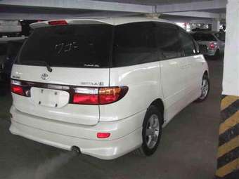 2001 Toyota Estima Photos